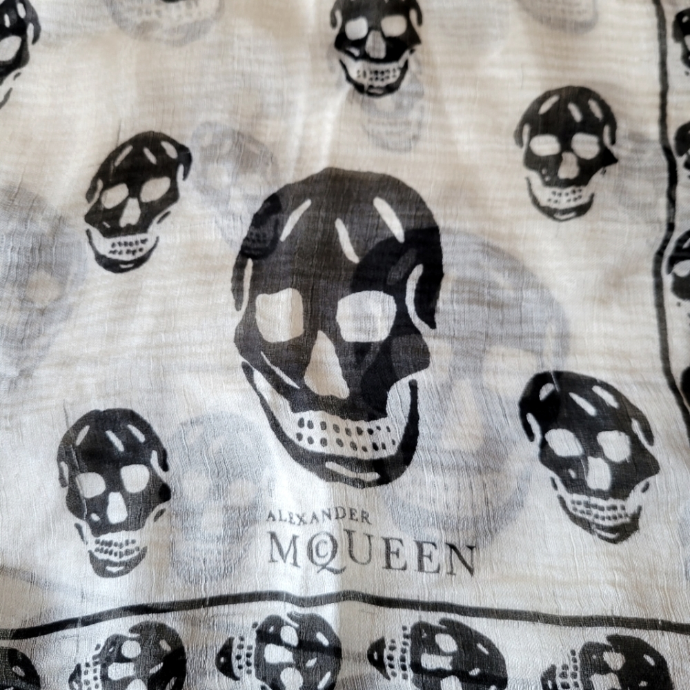 Alexander McQueen Ivory & Black Silk Skull Print Scarf
